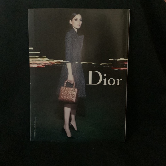 Rihanna Elle Magazine December 2016 No 352 New - Picture 2 of 4